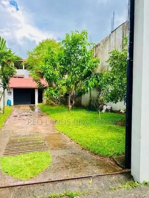 (SH1533) Three Storey House for Sale in Ethul Kotte