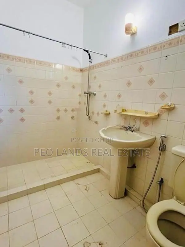 (SH1533) Three Storey House for Sale in Ethul Kotte