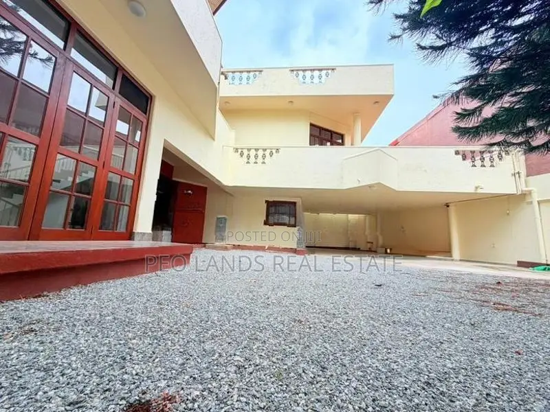 (SH1598) Luxury 3-Storey House for Sale in Rajagiriya