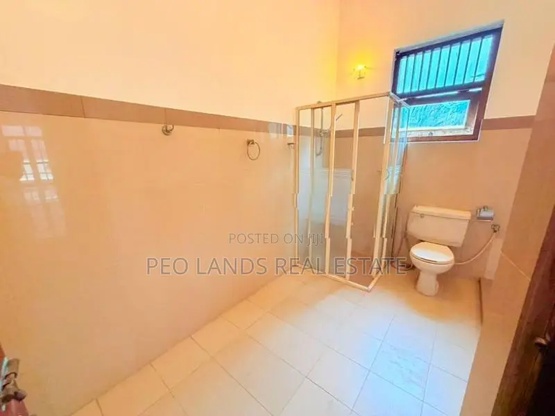 (SH1598) Luxury 3-Storey House for Sale in Rajagiriya