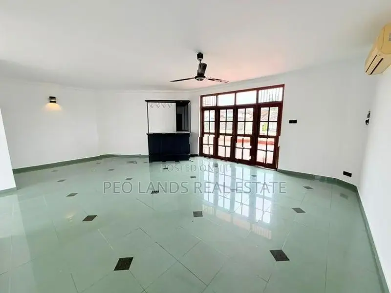 (SH1598) Luxury 3-Storey House for Sale in Rajagiriya