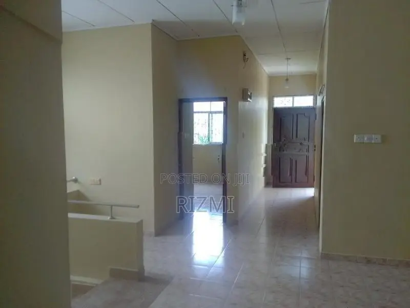 1st floor 3BR House for Rent in Dehiwala Hill Crescent Resident