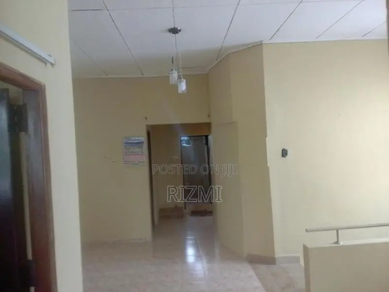 1st floor 3BR House for Rent in Dehiwala Hill Crescent Resident