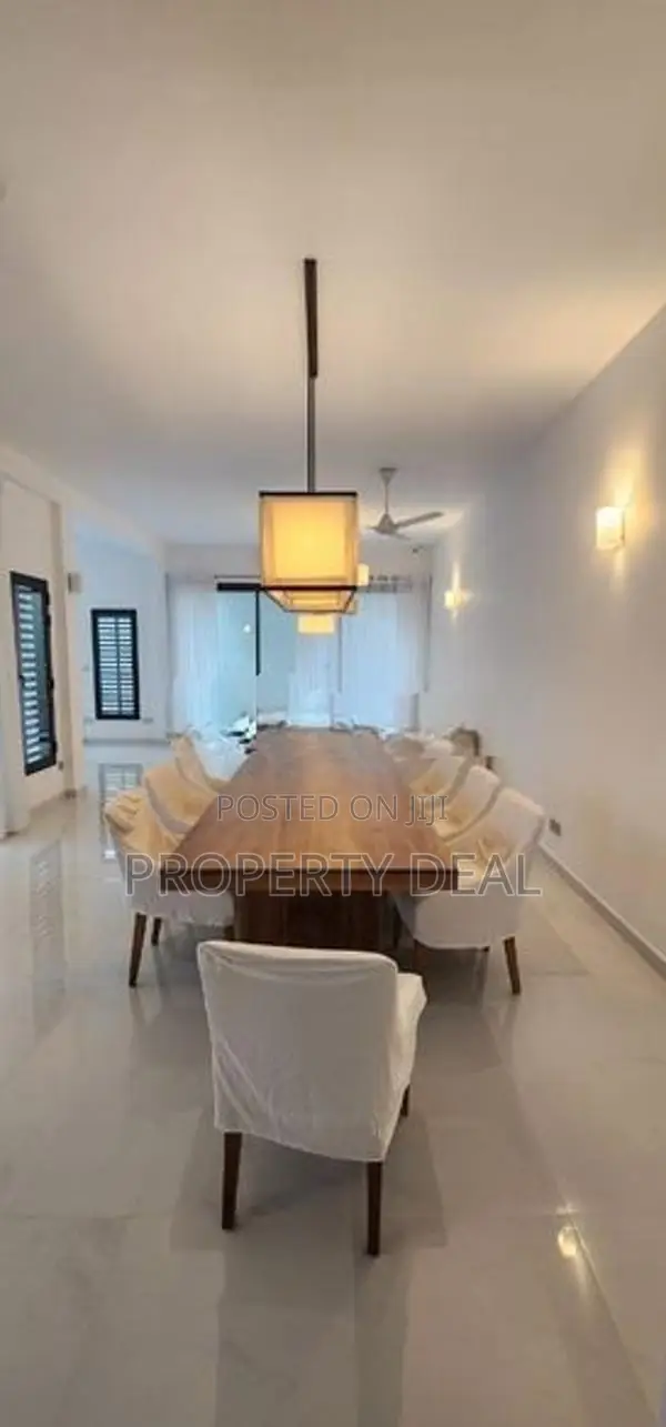 3 Bedrooms Furnished House For Rent in Colombo 7 - PDH77