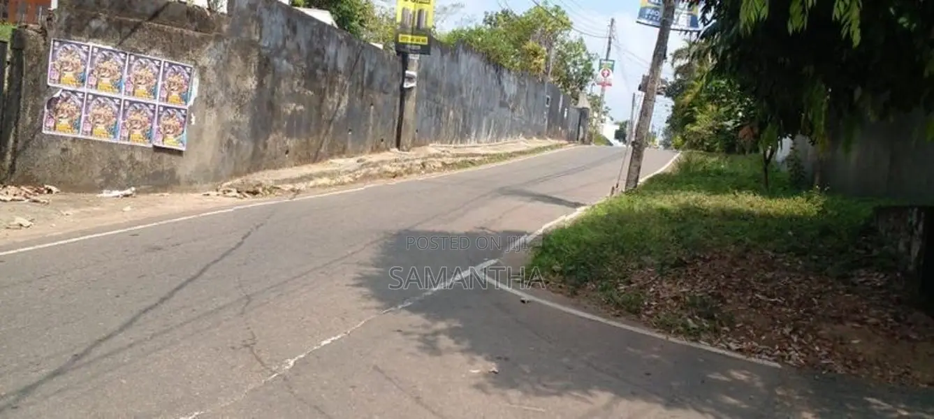 11.50 perch land for sale Thalawathugoda - hokandara .