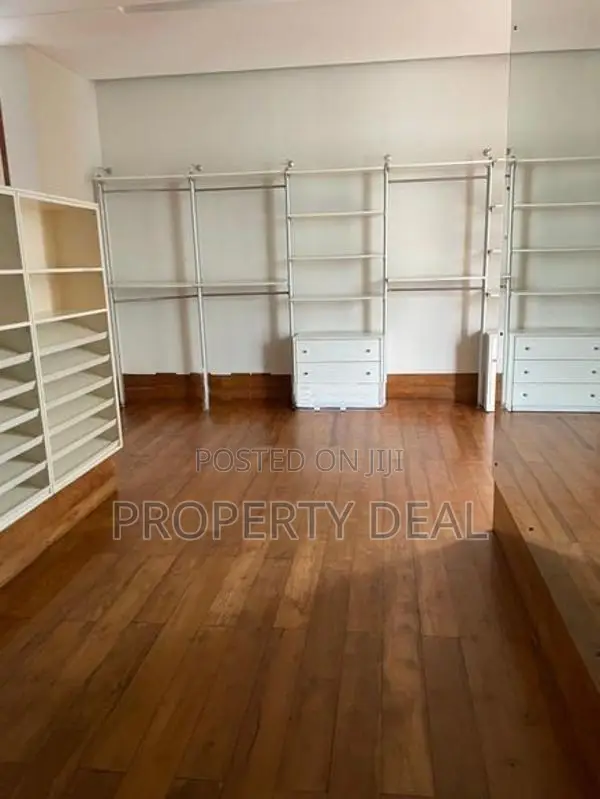 Luxury 5 Bedrooms House for Rent in Colombo 03 - PDH80