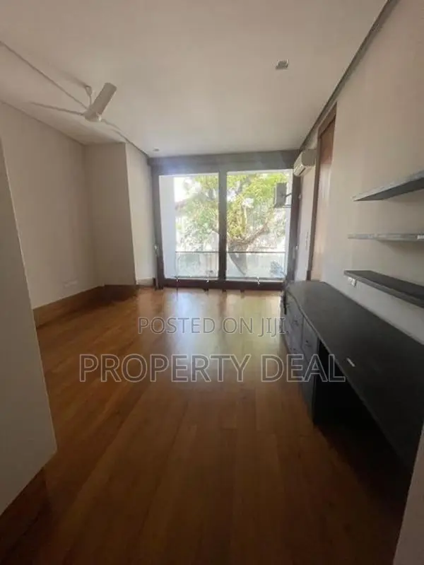 Luxury 5 Bedrooms House for Rent in Colombo 03 - PDH80