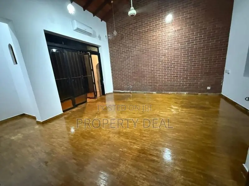 Fully Furnished 8 Bedroom House for Rent in Colombo 08 - PDH393