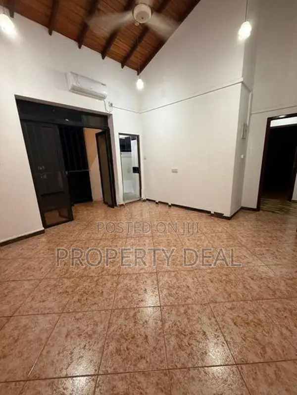 Fully Furnished 8 Bedroom House for Rent in Colombo 08 - PDH393
