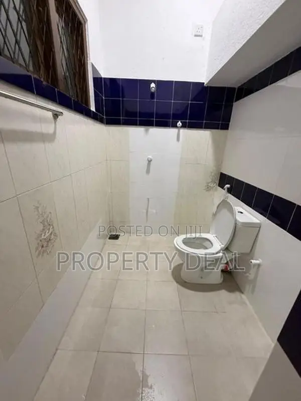 Fully Furnished 8 Bedroom House for Rent in Colombo 08 - PDH393