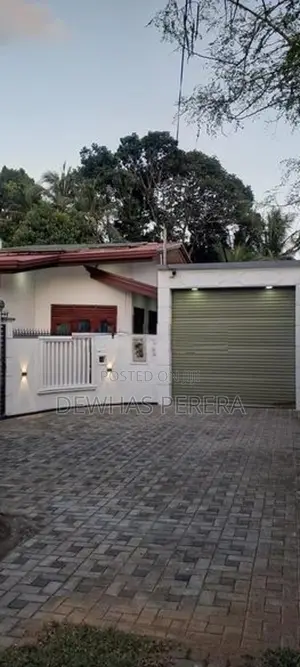brand new Morden house sale with solar power tewatta ragama