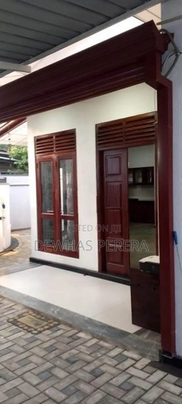 brand new Morden house sale with solar power tewatta ragama