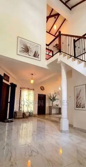 කඩවත වැලිපිල්ලාව නගරයෙන් විකිණීමට ඇති නවීන දෙමහල් නිවස