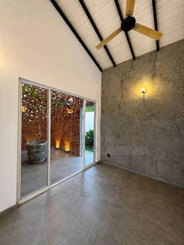 Architecture Design Luxury Single storey House For Sale In Athurugirya