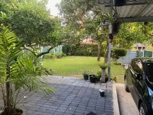 House with Garden in Pagoda Road, Nugegoda