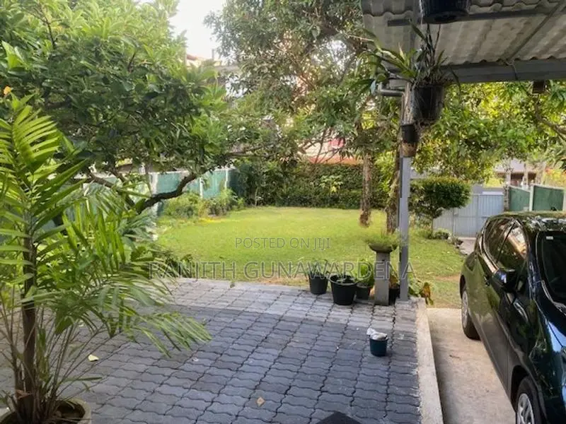 House with Garden in Pagoda Road, Nugegoda