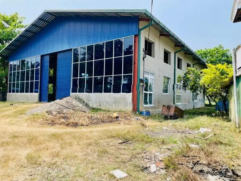 Land with Commercial Property for Sale Gampaha