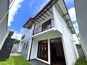 Brand-New 2 Story House In Aurora Gated - Piliyandala Polgasowita