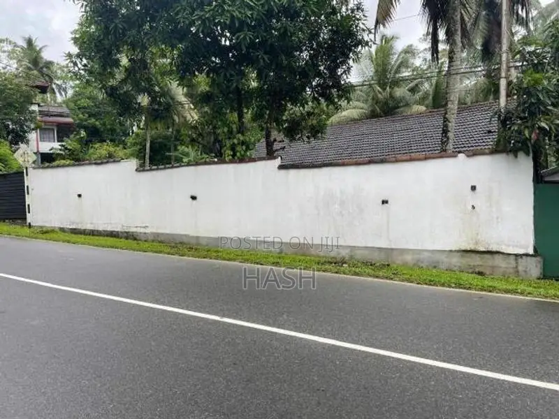 Pitigala Pelawatta Main Road 30 Perch Land With House For Sale