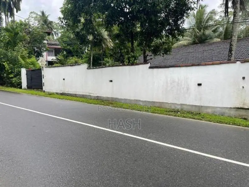 Pitigala Pelawatta Main Road 30 Perch Land With House For Sale