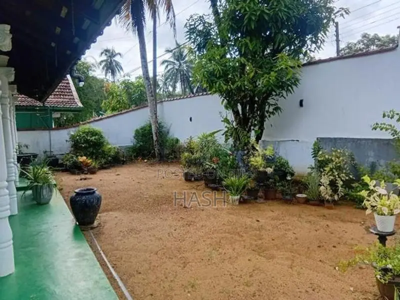 Pitigala Pelawatta Main Road 30 Perch Land With House For Sale