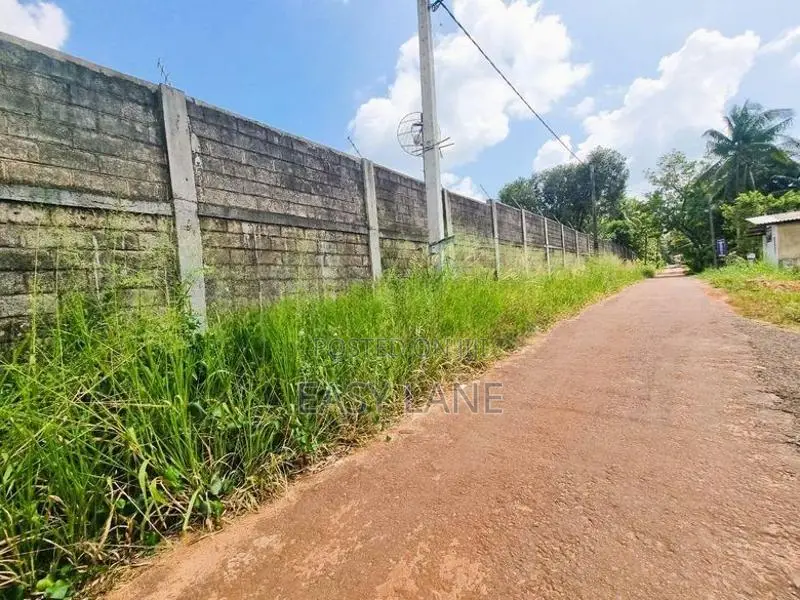 ලෝලුවාගොඩ දම්රෝ කර්මාන්ත ශාලාව අසලින් වටිනා බිම් කොටසක් විකිණීමට