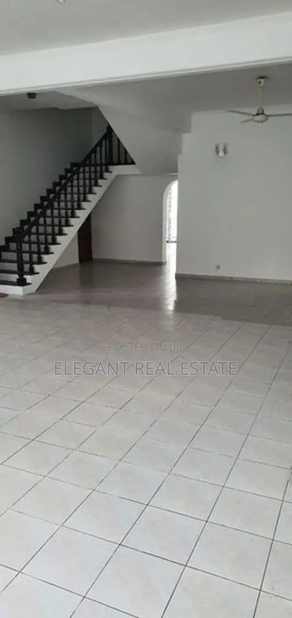 08 Bedroom 02 Storied Luxury House for Sale in Colombo 03 (A1141)
