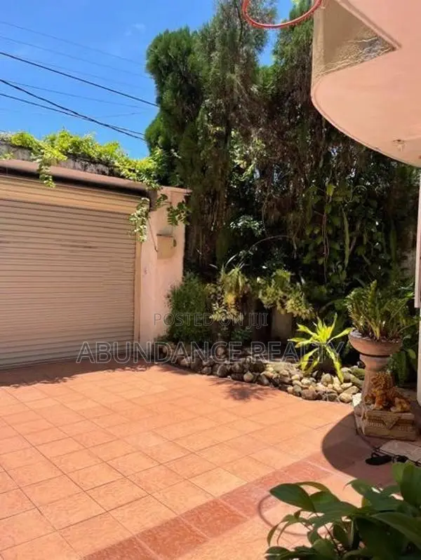 4 Bedroom House For Sale In Rajagiriya