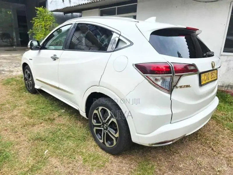 Honda Vezel 2016