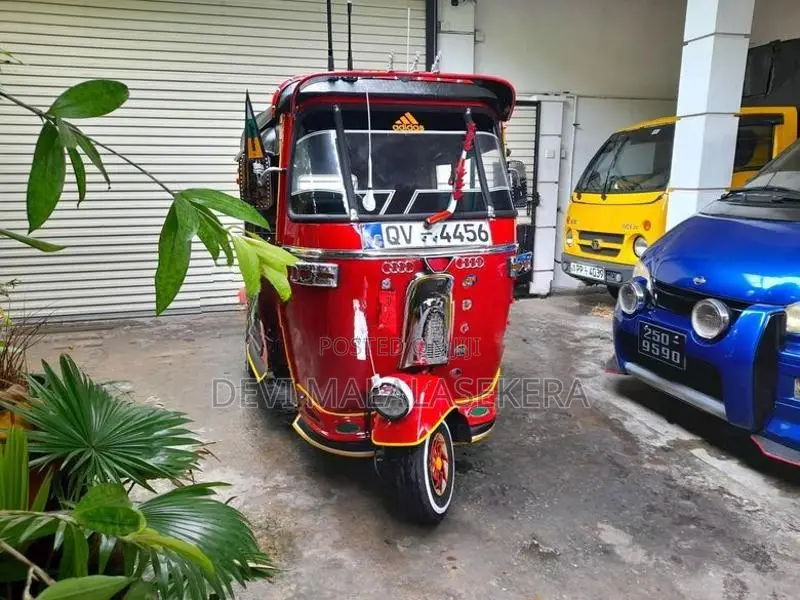Bajaj RE 4 Stroke 2010