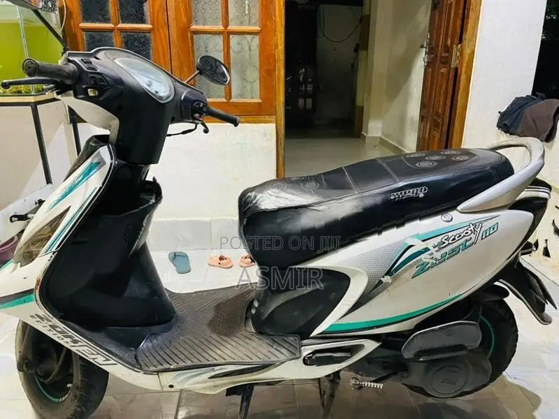 TVS Scooty Zest 2015