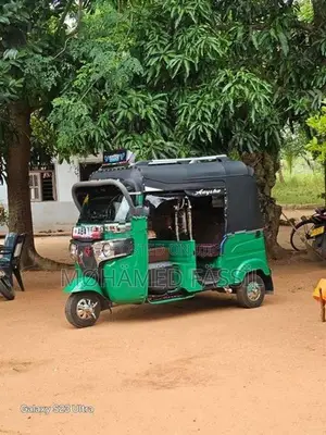 Bajaj RE 2025