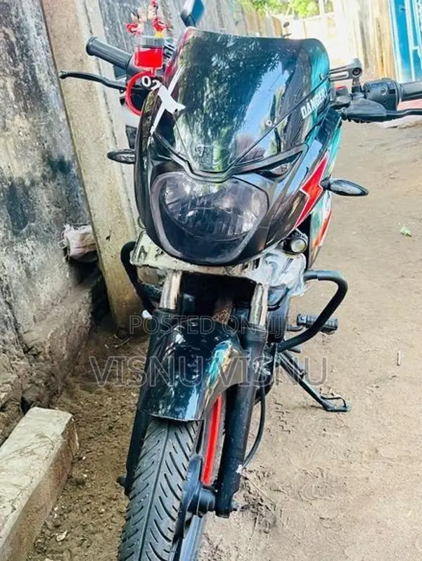 Bajaj Pulsar 180 . 2009