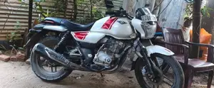 Bajaj V15 2015