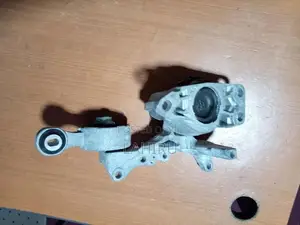 Nissan X-Trail HT32 Engine Mount