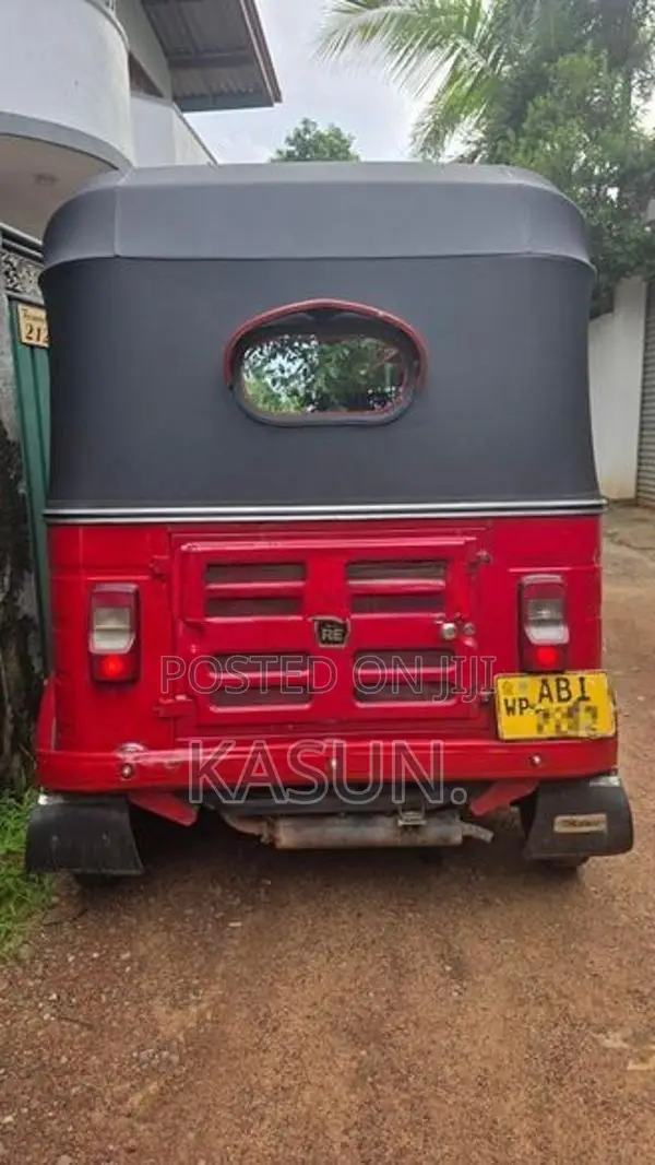 Bajaj RE Three Wheeler 2020