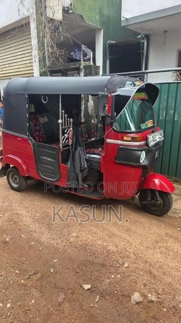 Bajaj RE Three Wheeler 2020