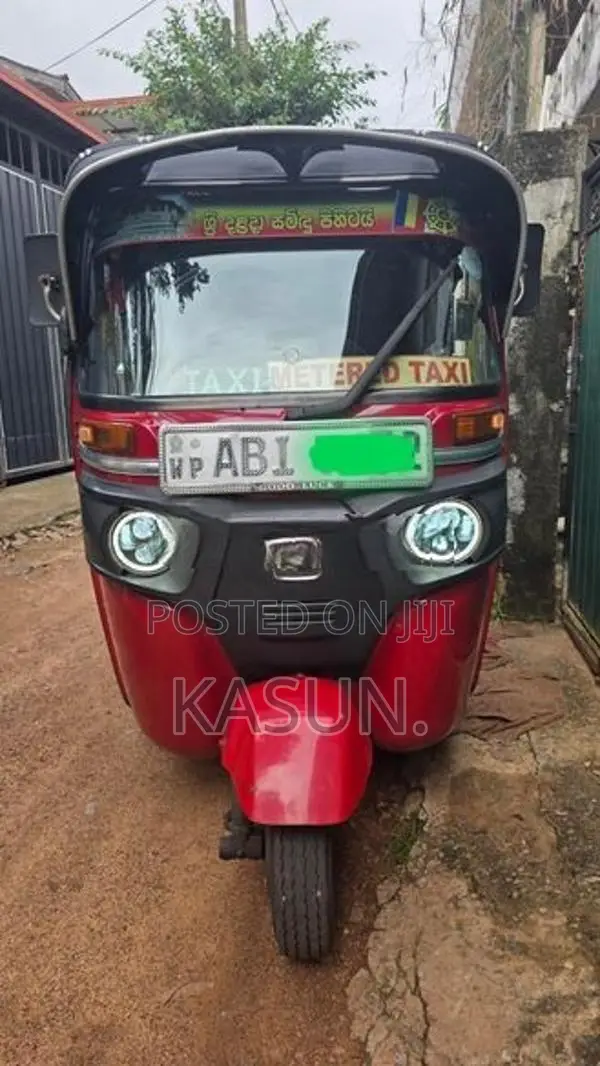 Bajaj RE Three Wheeler 2020