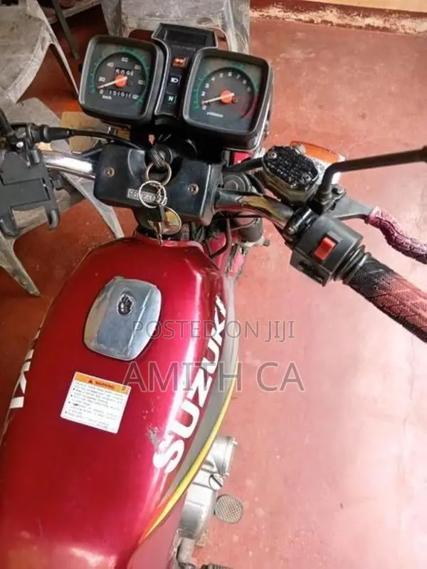 Suzuki GS 125 1998