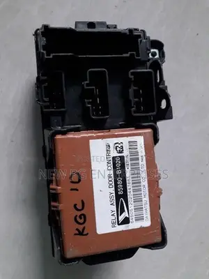 Toyota Passo KGC10 Fuse Box