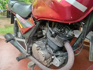 Suzuki GS 125 1997