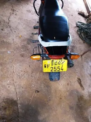 Bajaj Platina 100 2012
