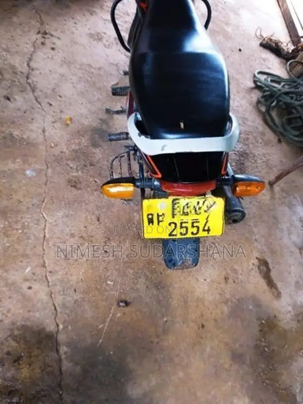 Bajaj Platina 100 2012