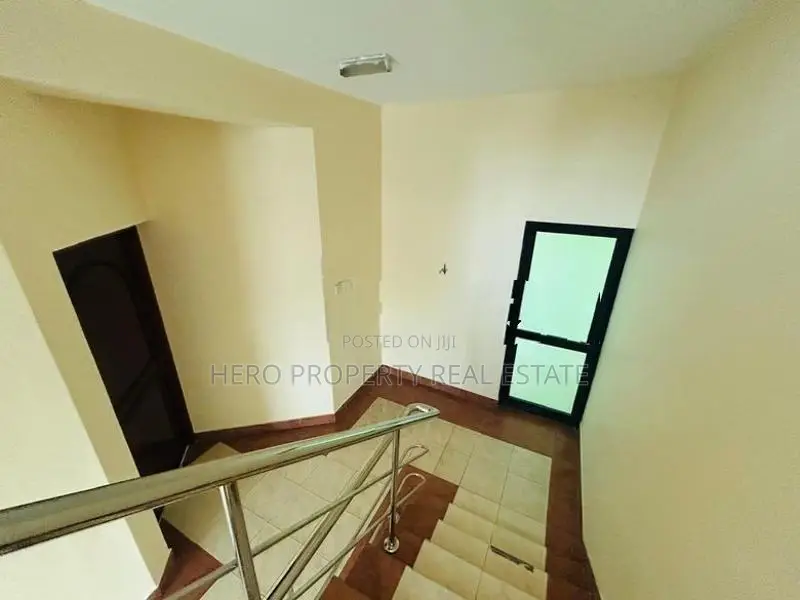 (CPR1007) Valueble Three Story Building for Rent in Rattanapitiya