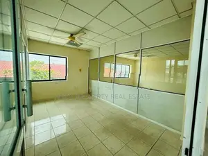 (CPR1007) Valueble Three Story Building for Rent in Rattanapitiya