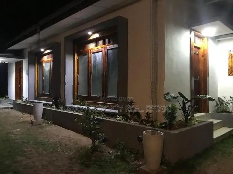 (CPR1010)Single Story Large House for Rent in Androson Road Dehiwala