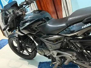 Bajaj Pulsar 180 2014