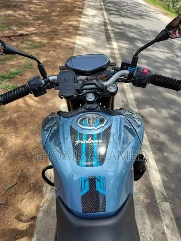 Bajaj Pulsar N160 (USD) 2025