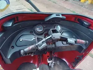 Bajaj RE 2018