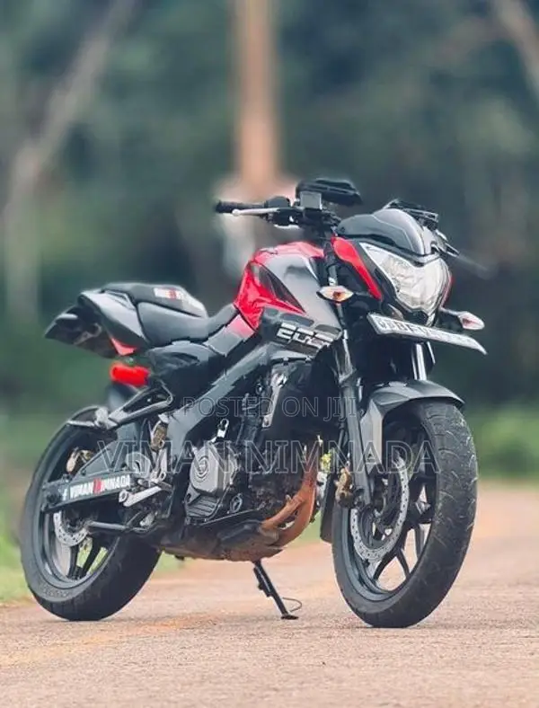 Bajaj Pulsar NS200 2017